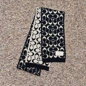 Coach black & white merino wool scarf